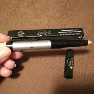 Bnib Kat von D color correcting eyeshadow primer